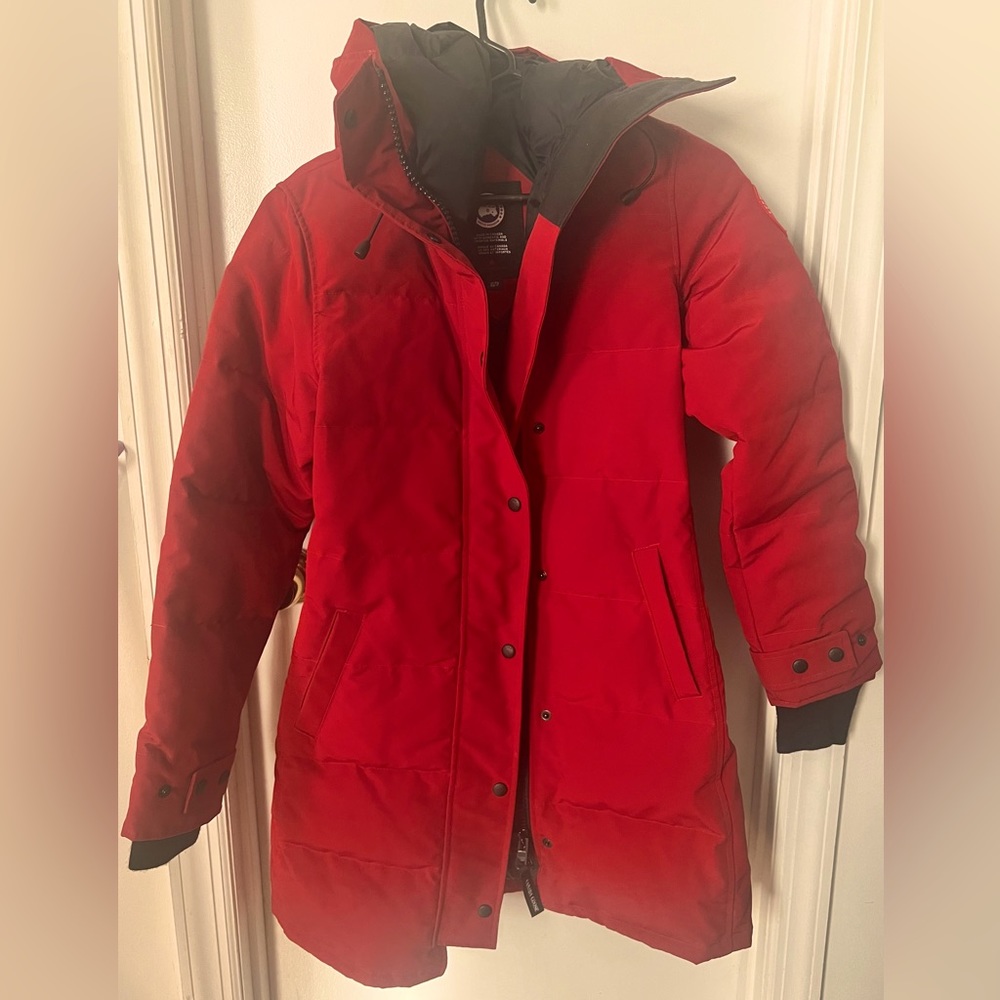 Canada Goose puffer coat- Women’s Size Extra Small (XS)